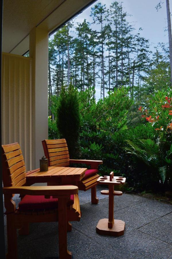Woodstone Manor Inc. Hotel Sturdies Bay Eksteriør billede