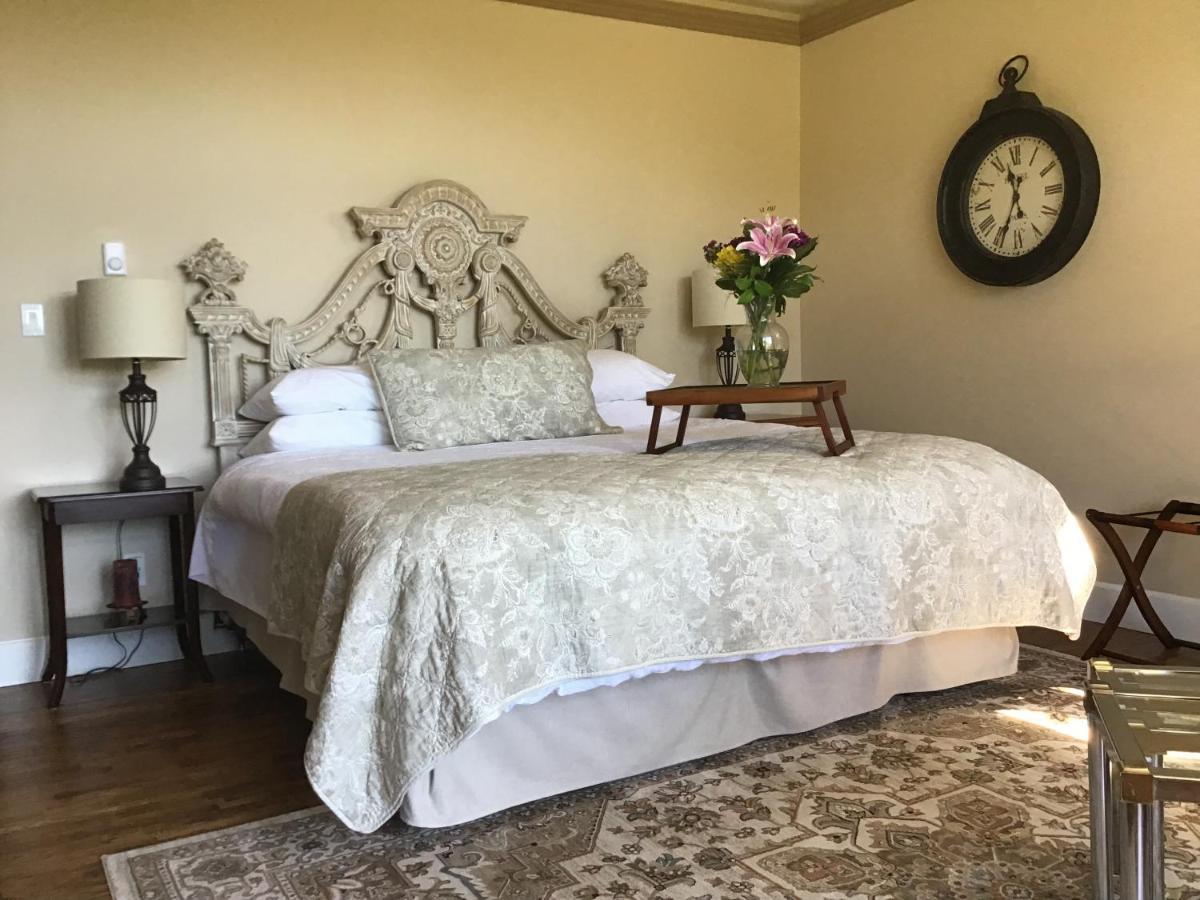 Woodstone Manor Inc. Hotel Sturdies Bay Eksteriør billede