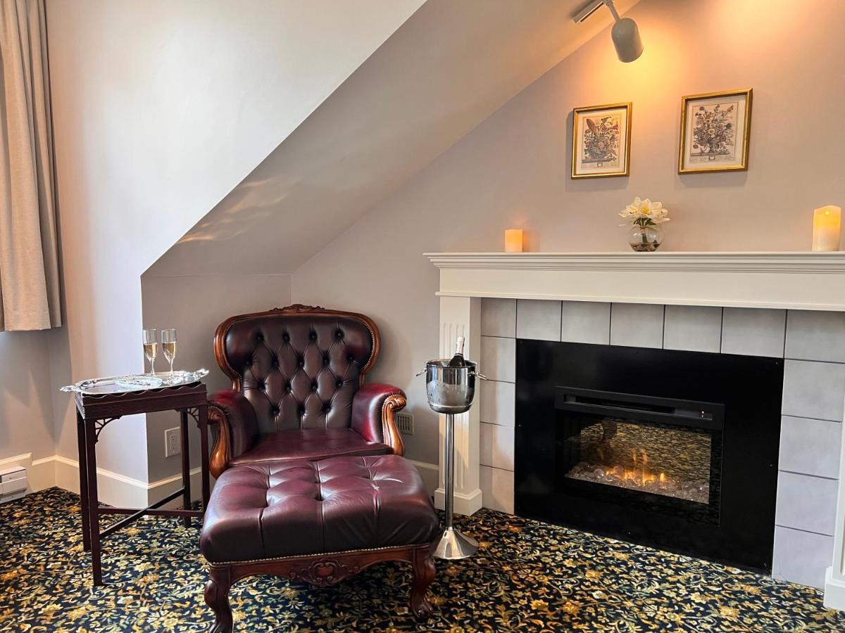 Woodstone Manor Inc. Hotel Sturdies Bay Eksteriør billede