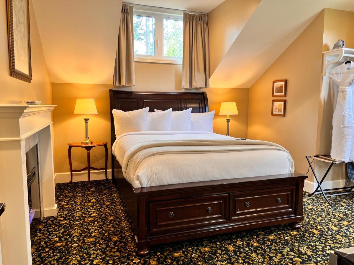 Woodstone Manor Inc. Hotel Sturdies Bay Eksteriør billede
