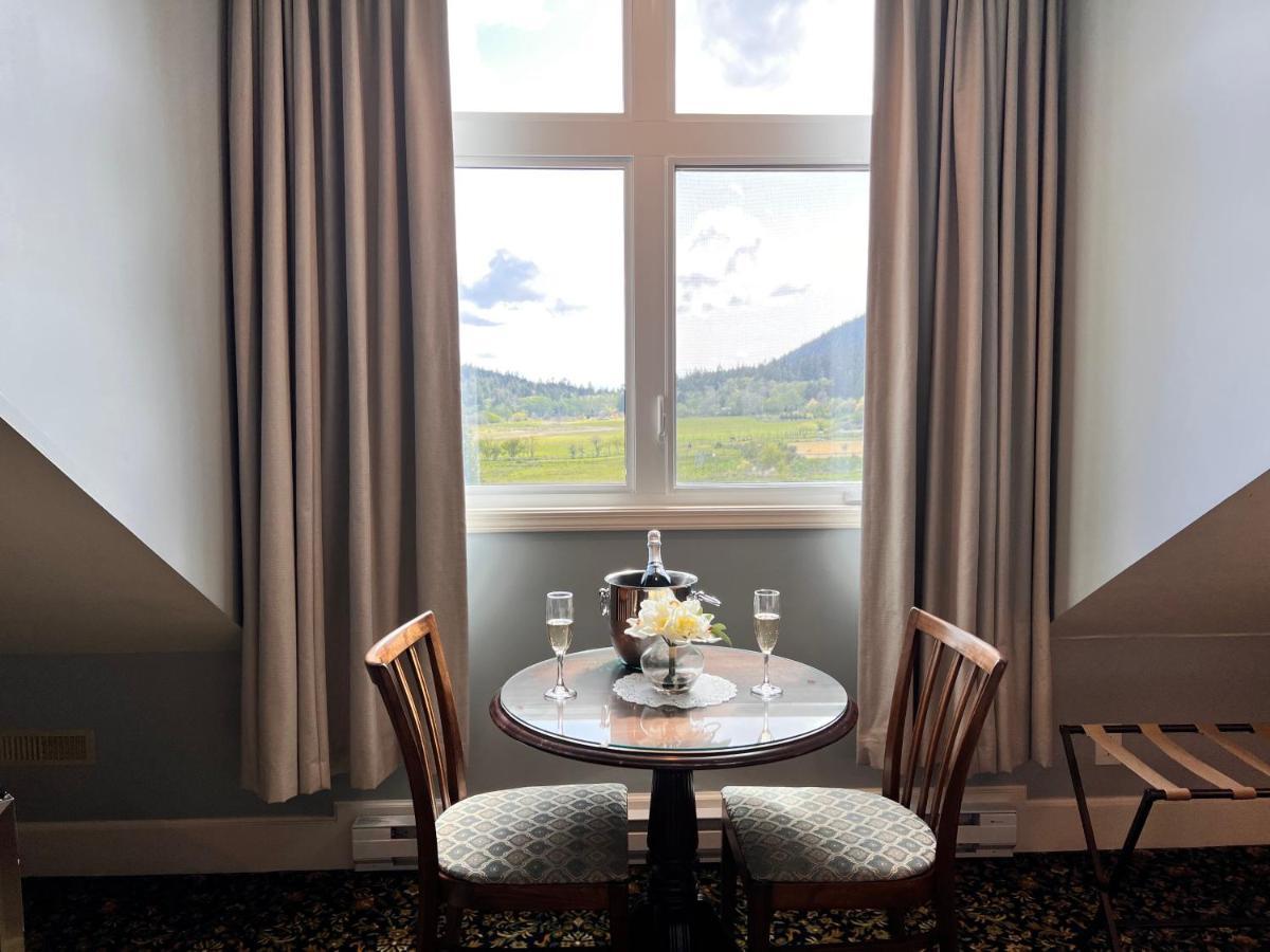 Woodstone Manor Inc. Hotel Sturdies Bay Eksteriør billede
