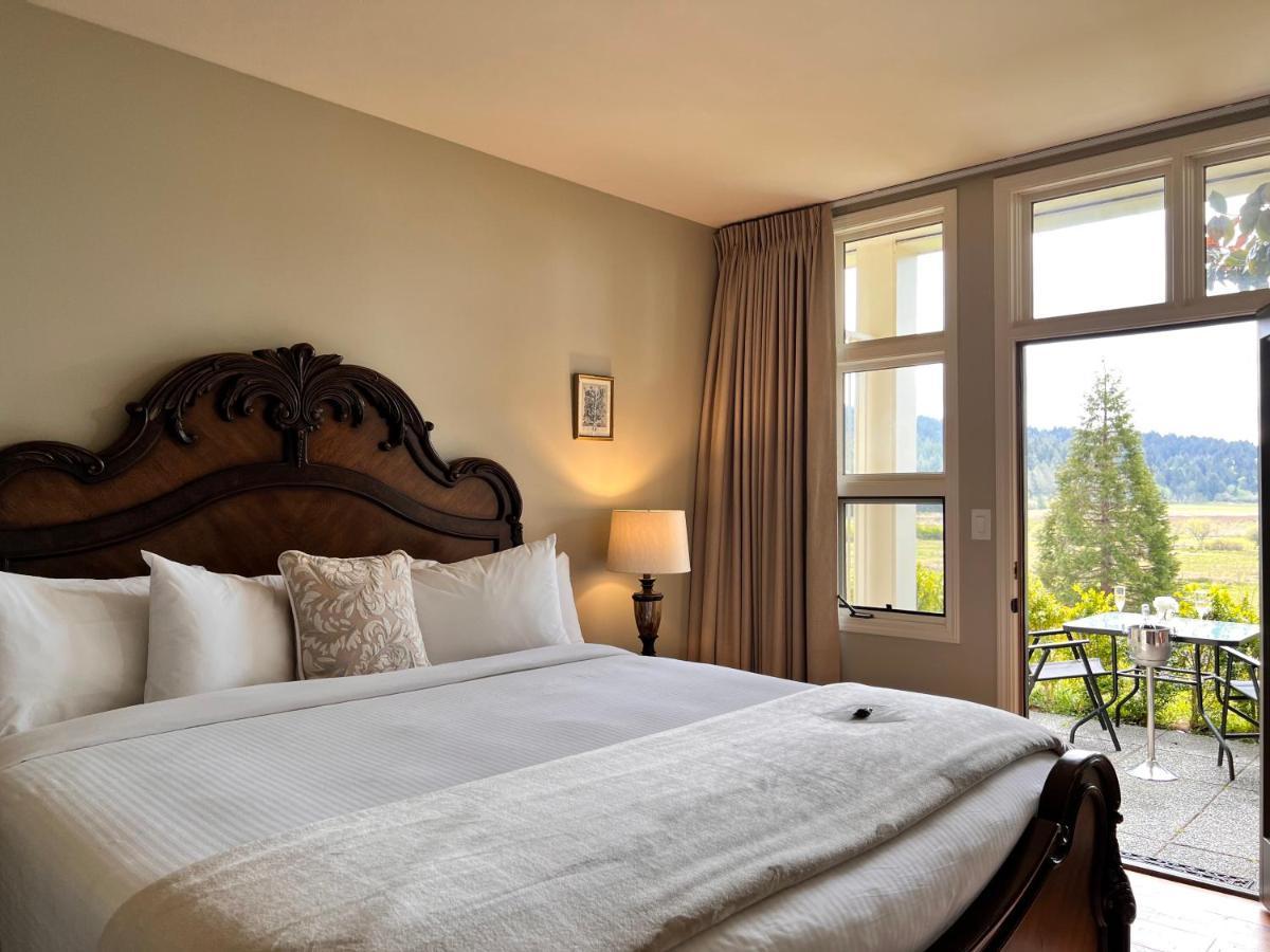 Woodstone Manor Inc. Hotel Sturdies Bay Eksteriør billede
