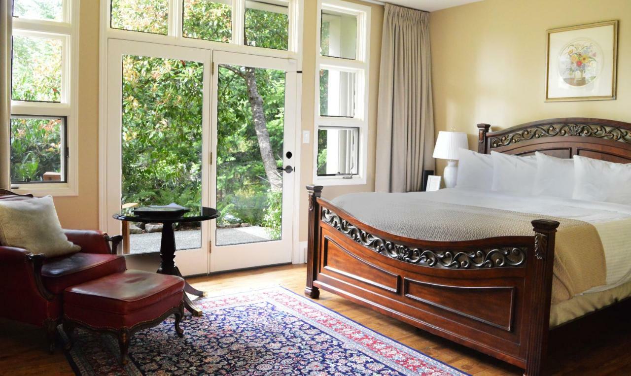 Woodstone Manor Inc. Hotel Sturdies Bay Eksteriør billede